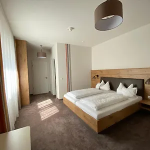Hotel-pension Scharl Am Maibaum Hotel